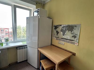 квартира за адресою Стадіонна вул., 13