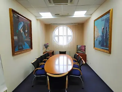 комерційна за адресою Крещатик, 12