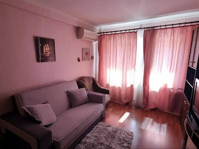 квартира за адресою Михайла Стельмаха вул., 6