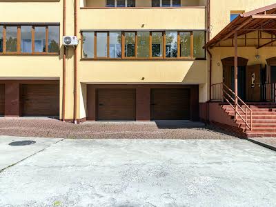 квартира по адресу Мікльоша Карла, 3