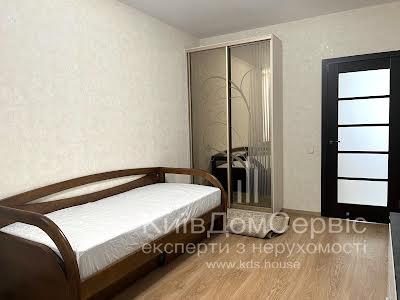 квартира за адресою Регенераторна вул., 4 