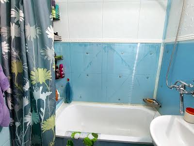 квартира за адресою Євгена Чикаленка вул., 56