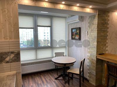 квартира по адресу Жулянська ул., 1д