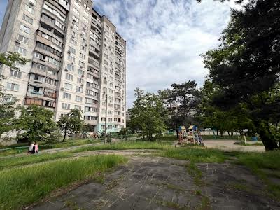 квартира за адресою Ореста Левицького вул. (Академіка Курчатова), 21