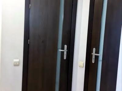 квартира за адресою Коновальця Є., 10А