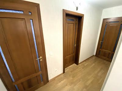 квартира за адресою Ревуцького вул., 5