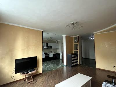 квартира за адресою Срібнокільська вул., 1
