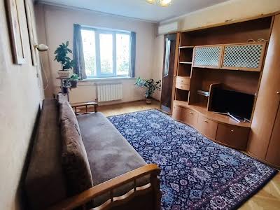 квартира за адресою Ревуцького вул., 24/4