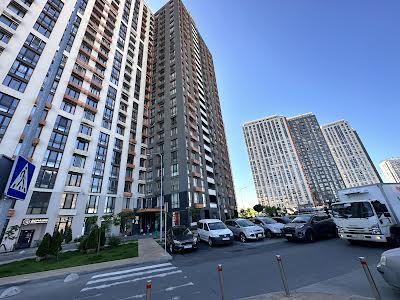 квартира за адресою Дніпровська набережна вул., 18А