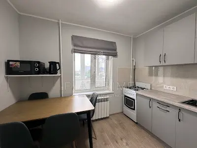 квартира за адресою Соборності просп. (Возз'єднання), 13-А