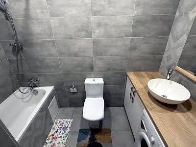 квартира за адресою Олекси Тихого пров., 4 к1