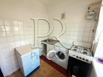 квартира за адресою Митрополита Василя Липківського вул. (Урицького), 9