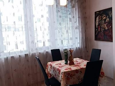квартира за адресою Срібнокільська вул., 14а
