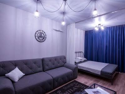 квартира за адресою Українська вул., 83 б