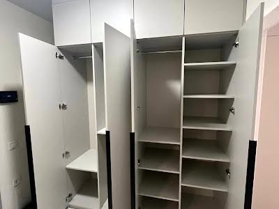 квартира за адресою Дніпровська набережна вул., 18