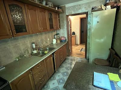 квартира за адресою Оболонська вул., 13-15