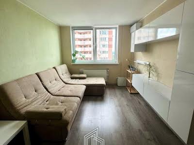 квартира за адресою Соломії Крушельницької вул., 13