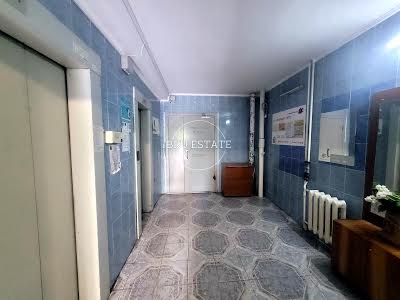 квартира за адресою Драгоманова вул., 8-Б