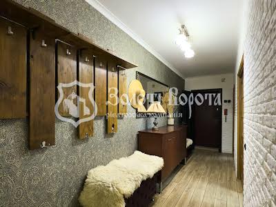 квартира за адресою Прирічна вул., 17д