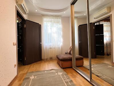 квартира за адресою Волинська вул., 8