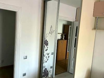 квартира за адресою Вагонна вул., 8