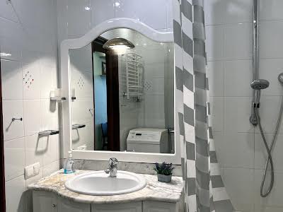 квартира за адресою Композитора Лятошинського вул., 8