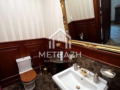 комерційна за адресою Володимирська вул., 49-А