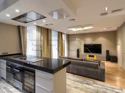 квартира за адресою Шота Руставелі вул., 27