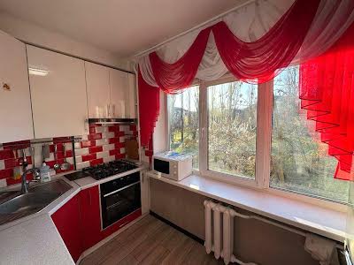 квартира по адресу Строителей ул., 12Б