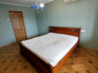 квартира за адресою Генерала Петрова вул., 49