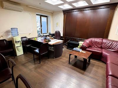 комерційна за адресою Богдана Хмельницького просп. (Героїв Сталінграда), 38а
