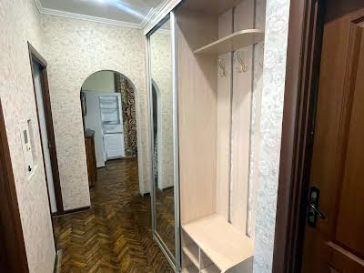 квартира за адресою Богдана Хмельницького вул., 68