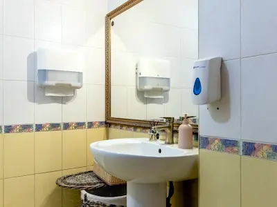 комерційна за адресою Михайла Бойчука вул. (Кіквідзе), 1/2