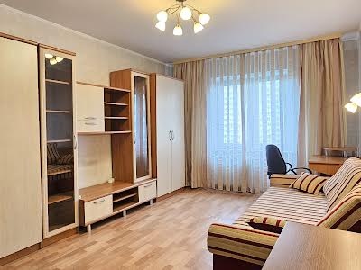 квартира за адресою Милославська вул., 32/51а