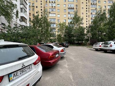 квартира за адресою Левка Лук'яненка вул. (Василя Жуковського), 21