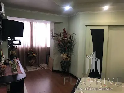 квартира за адресою Анни Ахматової вул., 33