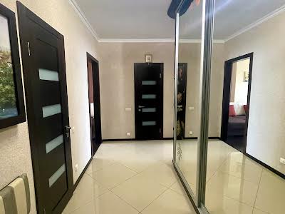 квартира по адресу Печерская ул., 2