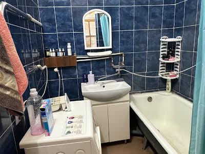квартира за адресою Марії Приймаченко бульв. (Академіка Ліхачова), 8-А
