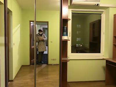 квартира за адресою Ревуцького вул., 44б