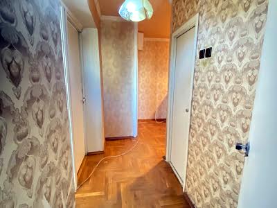 квартира за адресою Дніпровська набережна вул., 13