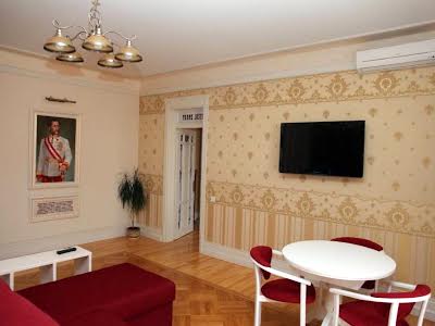 комерційна за адресою Чорновола вул., 80