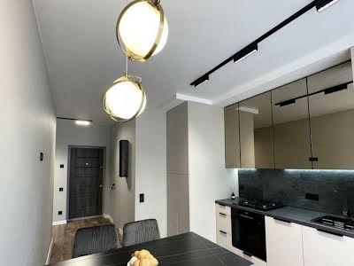 квартира за адресою Залізнична вул., 7