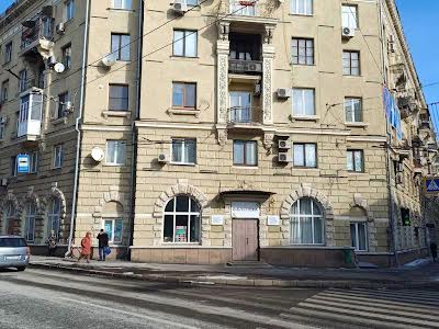 квартира за адресою Кооперативна вул., 13/2