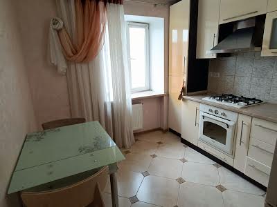 квартира за адресою Старокостянтинівське шосе, 7б