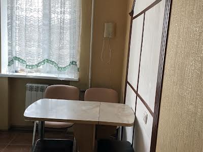 квартира за адресою Нижньодніпровська вул., 18