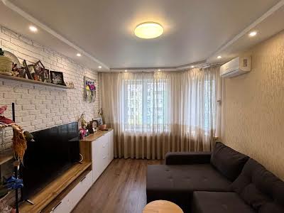 квартира за адресою Теплична вул., 38