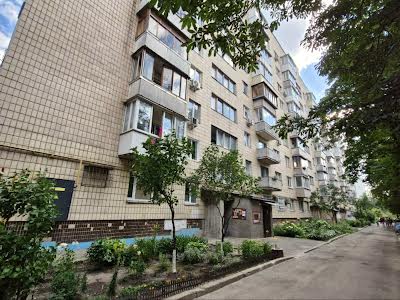 квартира за адресою Академіка Глушкова просп., 32