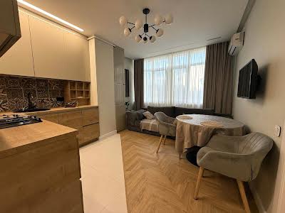 квартира за адресою Юнацька вул., 19