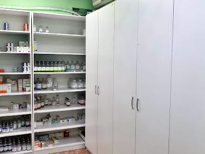 комерційна за адресою Металлургів, 14