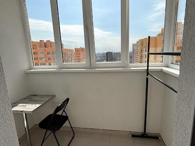 квартира за адресою Сім'ї Кульженків вул. (Петра Дегтяренка), 35